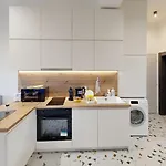 Modern City Stay Apartment 4 Min Walk From Alexander Nevski