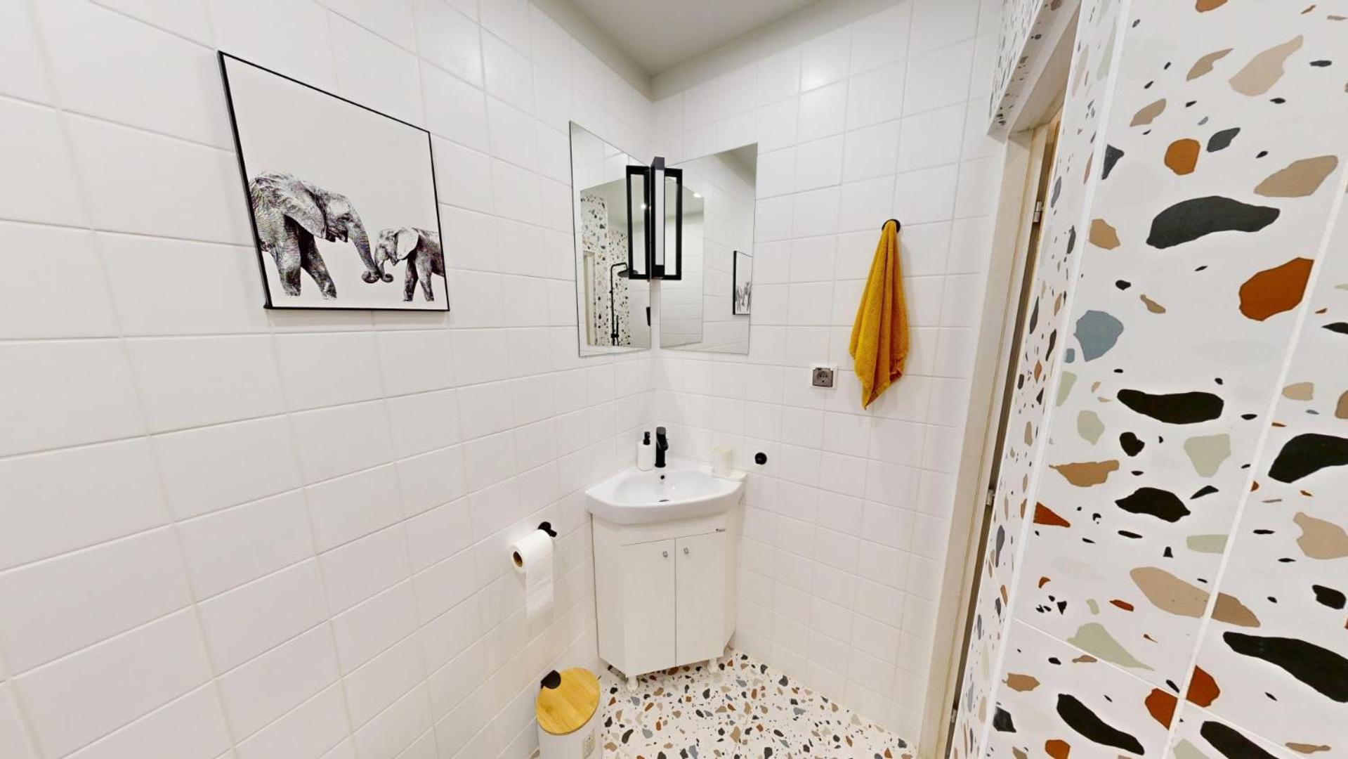 Modern 4 Min Walk From Alexander Nevski Apartment
