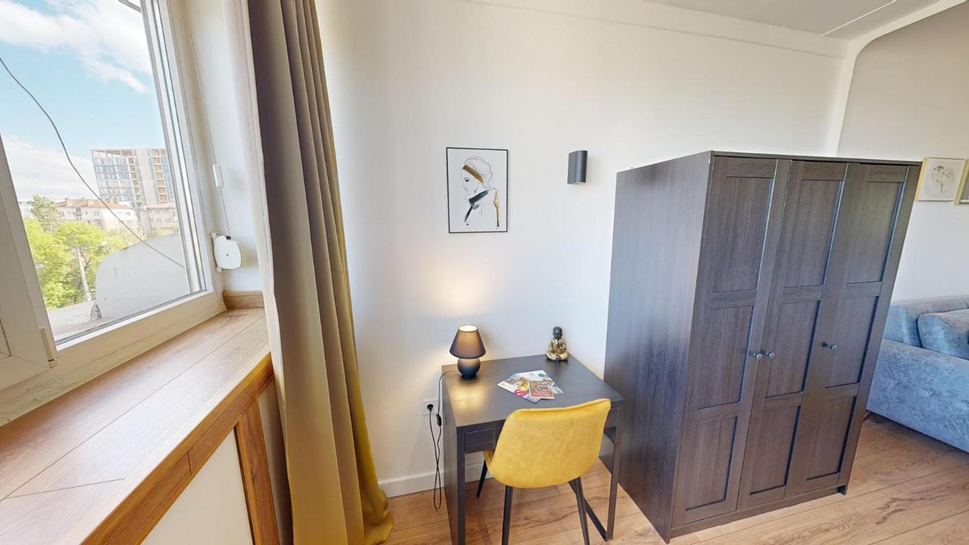 Modern 4 Min Walk From Alexander Nevski