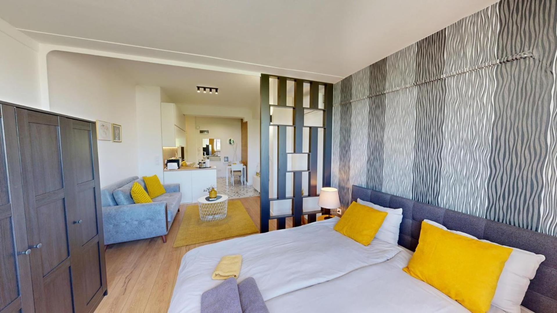 Modern 4 Min Walk From Alexander Nevski Apartment *
